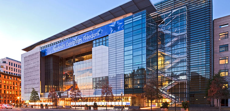 Newseum-feat