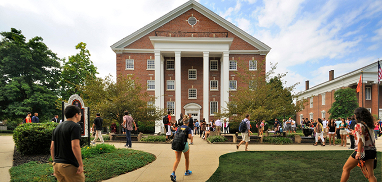 Georgetown-College-green-light-feat