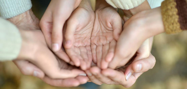 Hands-feat
