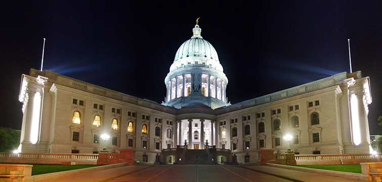 Wisconsin capitol building looming-feat