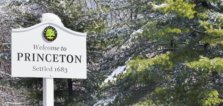 princeton sign feat