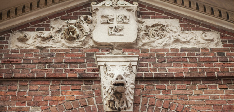 harvard brick gate feat