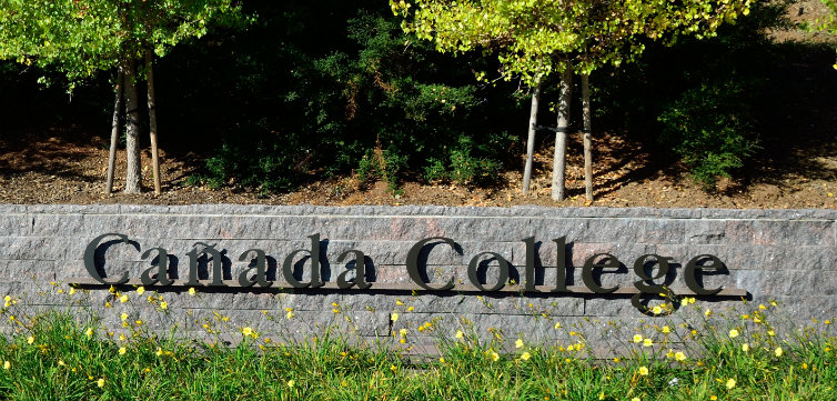 Cañada College Main Entrance CREDIT Hoodr Modified from original, CC-By-SA-3.0 feat